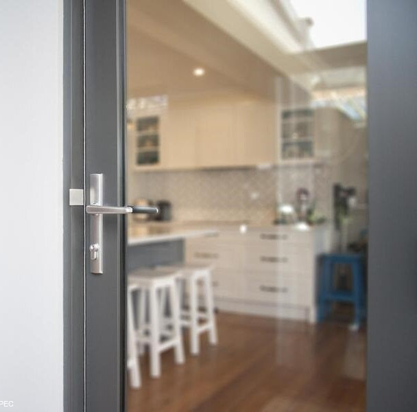 Bifold Doors 5-STACKING RIGHT (OPEN OUT) 2100 H x 3600 W